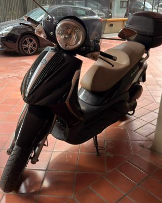 Beverly Tourer 300 2010