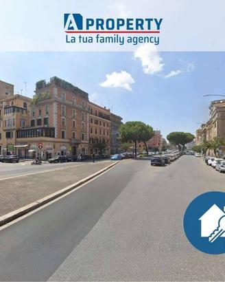 Stanza in appartamento di 125 m² a Roma