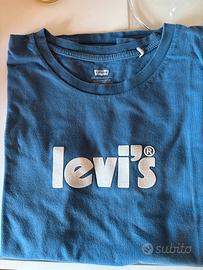 T-shirt levis