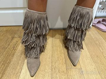 Stivali con frange Bershka