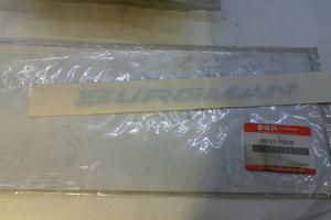 EMBLEMA BURGMAN SUZUKI 68131-10G10-000
