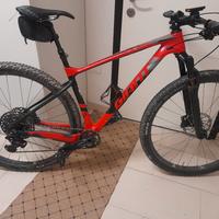 mtb giant carbonio 