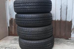 251/60R17C  109/107T  gomme camion 