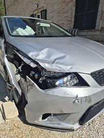 Seat Leon incidentata
