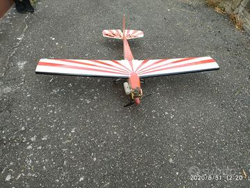 Aeromodello RC Vintage a scoppio – Apertura alare