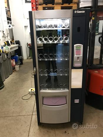 Distributore automatico snack