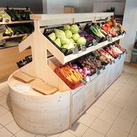 espositori e bancone negozio ortofrutta 