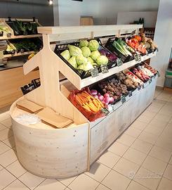 espositori e bancone negozio ortofrutta 