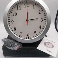 Orologio con telecamera nascosta