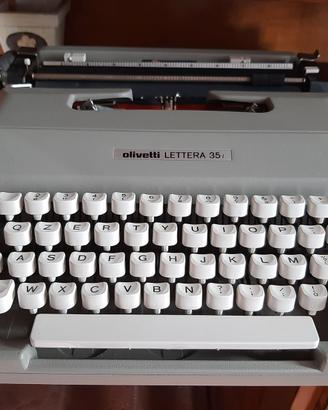 Macchina da scrivere Olivetti