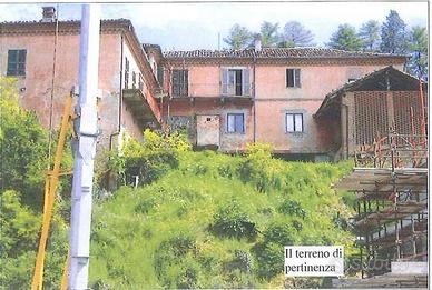 Immobile in asta di 300 m² con più di 5 locali a F