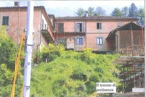 Immobile in asta di 300 m² con più di 5 locali a F
