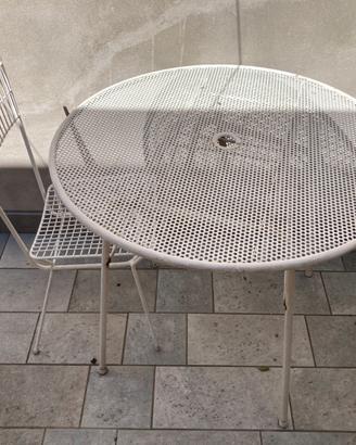 Tavolo da esterno con 4 sedie