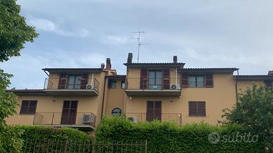 In una palazzina appartamento luminoso