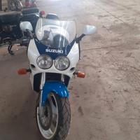 Suzuki GSX R 750