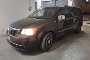 Lancia Voyager 2.8 Turbodiesel S 177 CV