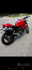 Ducati Monster 696