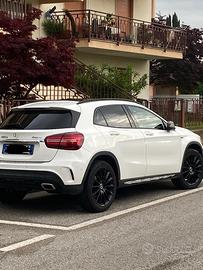 MERCEDES GLA 220d