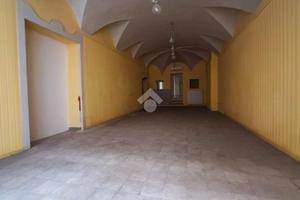 NEGOZIO A NOVI LIGURE