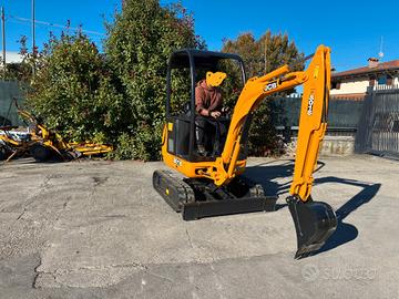E272- Escavatore 18 q JCB 8018 allargabile