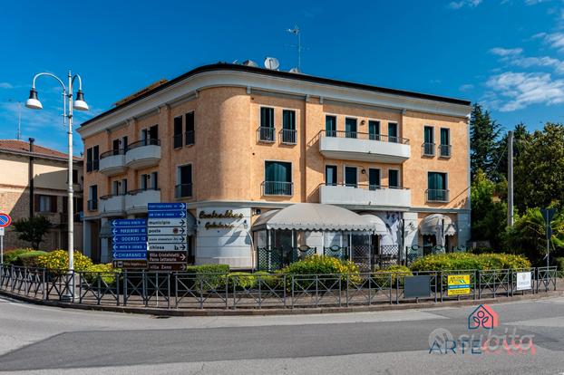 Bar gelateria in centro