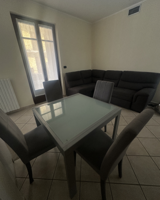 TAVOLO IN VETRO CON 4 SEDIE INCLUSE
