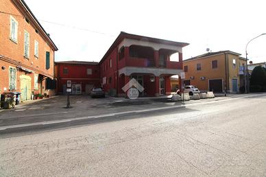 MONOLOCALE A BENTIVOGLIO