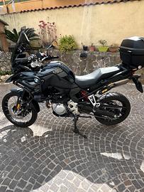 Moto BMW Triple Blak perfetta