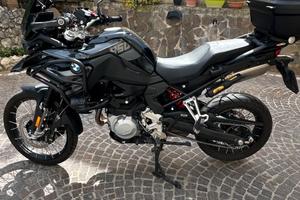 Moto BMW Triple Blak perfetta