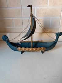 Nave Vichinga Drakkar in metallo 