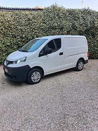NISSAN NV200