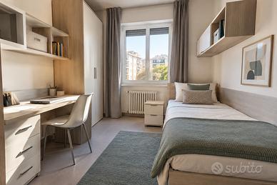 Luminosa stanza singola con bagno privato