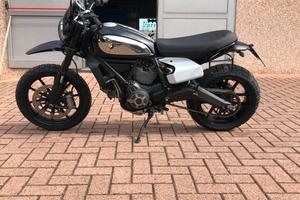 Ducati Scrambler Icon 800