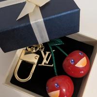 Portachiavi Charm in acciaio placcato oro LV