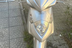 Honda Dylan 150
