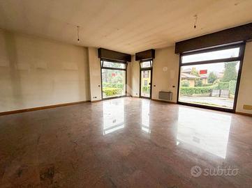 NEGOZIO A OLGIATE MOLGORA