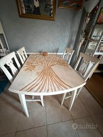 Tavolo allungabile con sedie