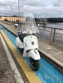 Vespa Gts 300