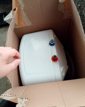 scaldacqua 15litri marca chaffotaux 50€