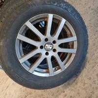 4 gomme invernali 235/65 R17 con cerchi in lega