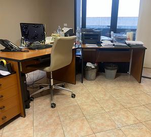 Scrivania ufficio ad angolo