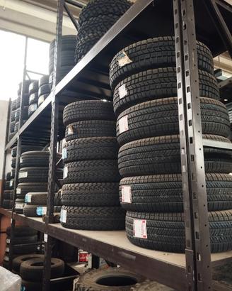 Stock/ lotto pneumatici