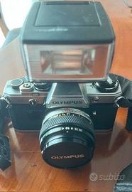 FOTOCAMERA ANALOGICA OLYMPUS OM-10 + ZOOM E FLASH