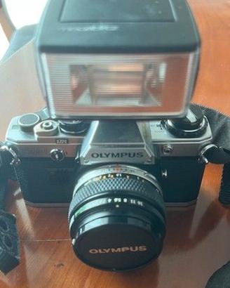 FOTOCAMERA ANALOGICA OLYMPUS OM-10 + ZOOM E FLASH