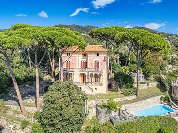 Villa di 190 m² con 4 locali e posto auto a Zoagli