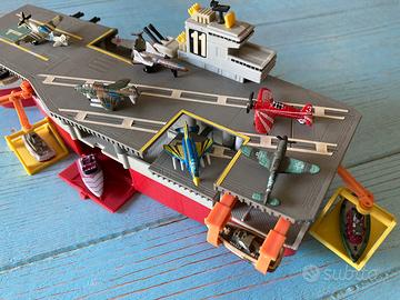 Portaerei Micro Machines