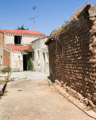 BARRALI: Casa storica da rivalorizzare