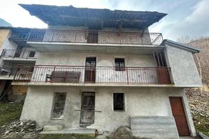 CASA INDIPENDENTE A LOCANA