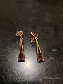 Orecchini pendenti oro con pietre viola