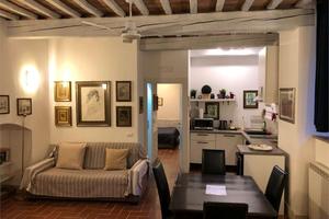 TODI: CARATTERISTICO APPARTAMENTO IN CENTRO STORIC